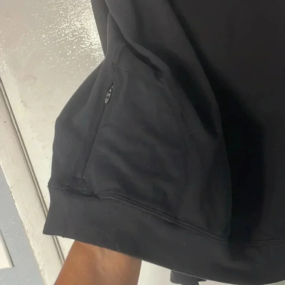 Lululemon running turtleneck - Picture 2 of 7